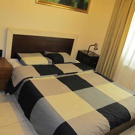 Vergi Apartments Pýla Extérieur photo